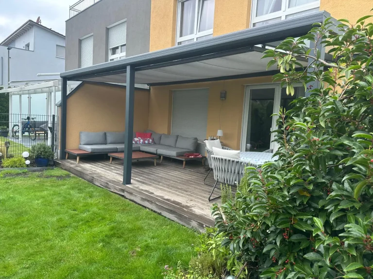 Moderne Terrassenüberdachung Neusäß bei Augsburg