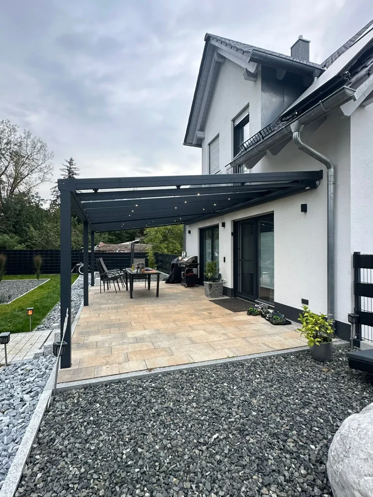 Terrassenüberdachung in Oberottmarshausen in Augsburg mit Beleuchtung