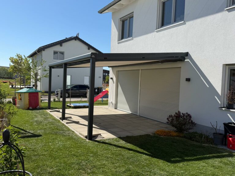 Penzing Terrassenüberdachung mit Markise in Anthrazit