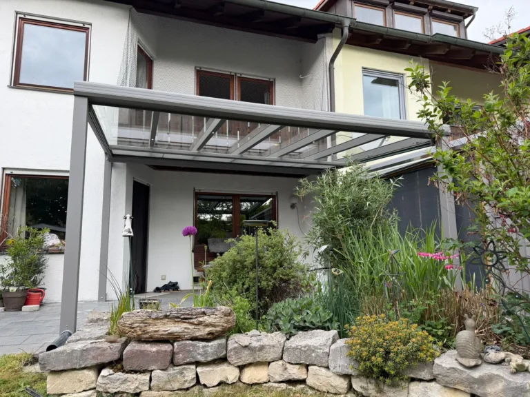 Freistehende Terrassenüberdachung aus Aluminium in Kaufering bei Landsberg am Lech
